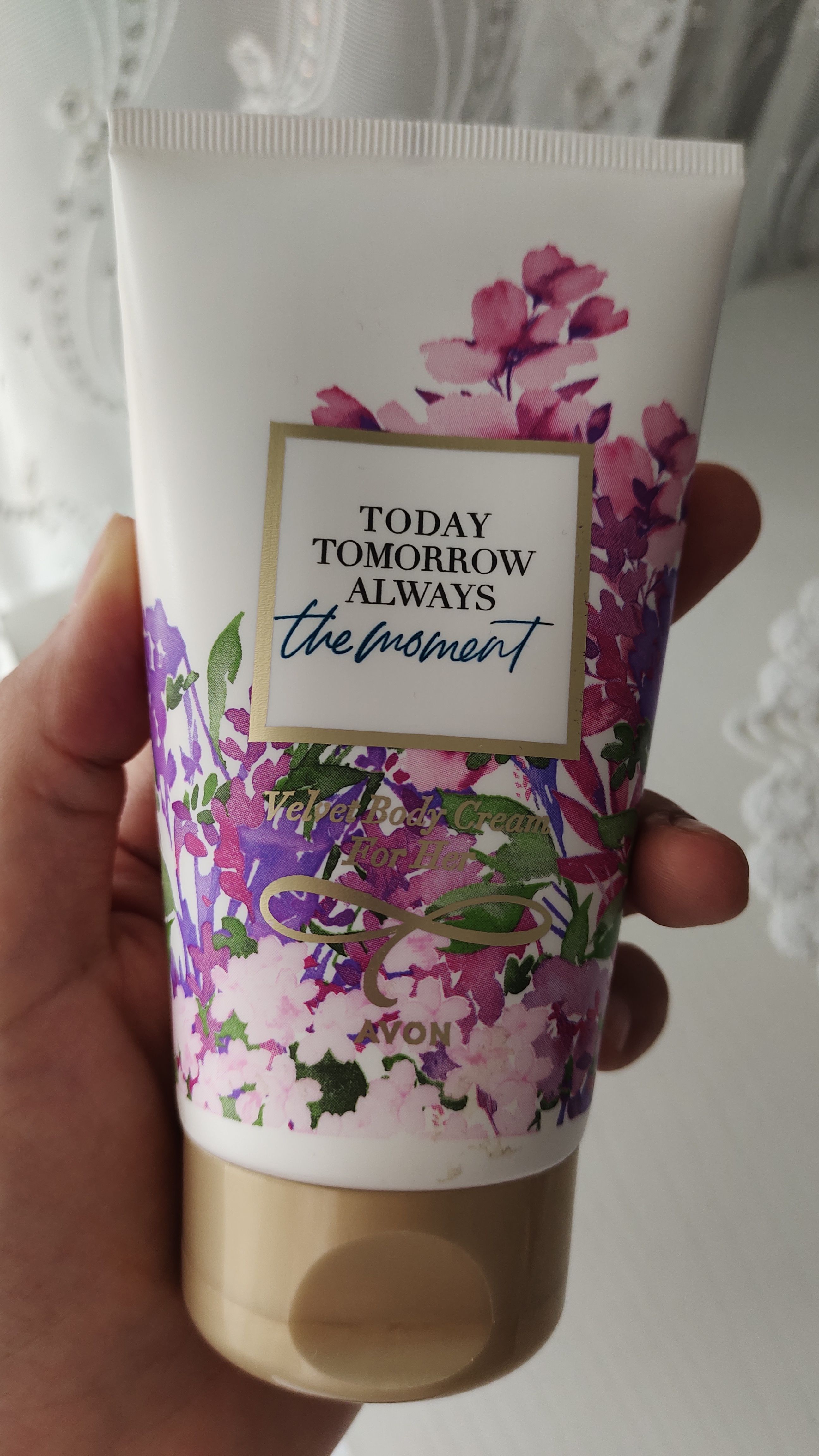 کرم بدن آوون اورجینال Avon KREM0105 Tta The Moment Body Lotion 125 Ml. photo review
