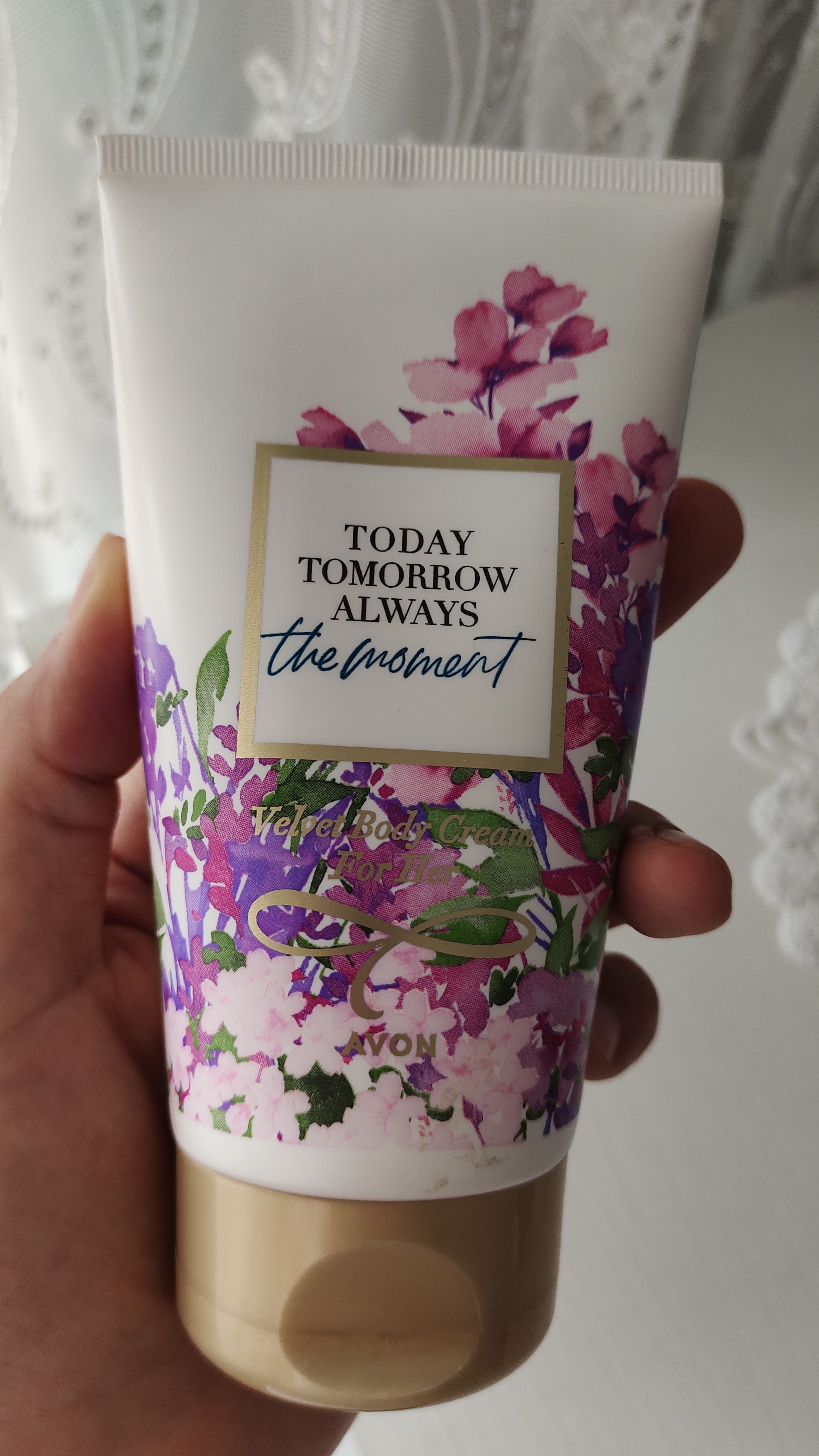 کرم بدن آوون اورجینال Avon KREM0105 Tta The Moment Body Lotion 125 Ml. photo review