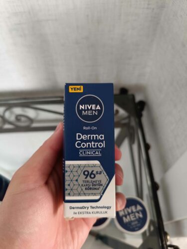 دئودورانت - رول آن نیووا اورجینال NIVEA 98569 MEN Derma Control Clinical Men's Roll-on Deodorant 50 ml, 96 Hours Anti-perspirant Protection photo review