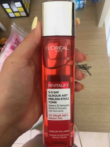 تقویت کننده لورآل پاریس اورجینال L'Oreal Paris PKTGLKLKTNKTLSCPCMSKR Revitalift 5% Pure Glycolic Acid Peeling Effect Tonic 180ml & Telescopic Black Mascara photo review