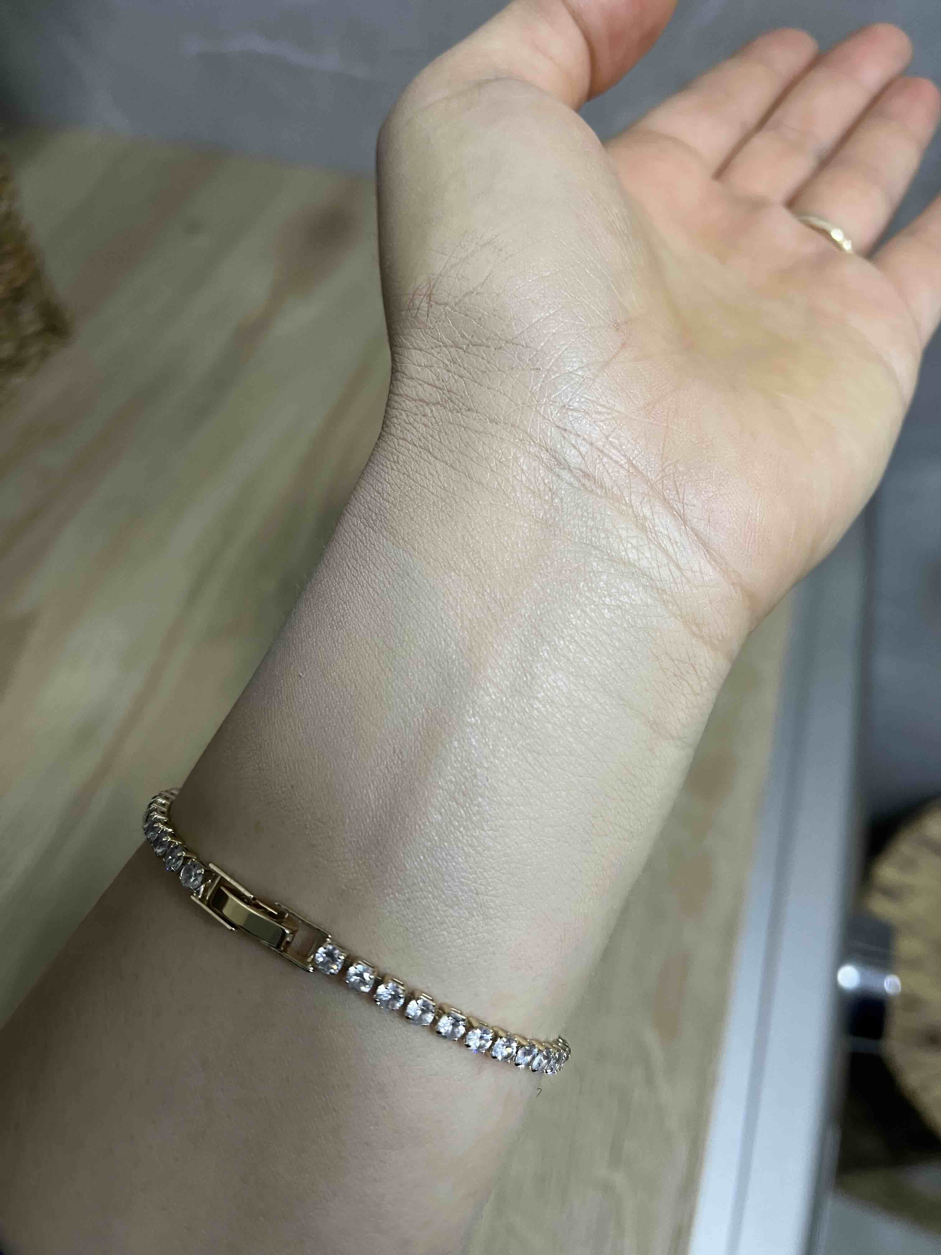 کانسیلر  پروفشنال میکاپ BWMKPTCSRM NYX Professional Makeup اورجینال Bare With Me Concealer Serum 02 Light Concealer photo review