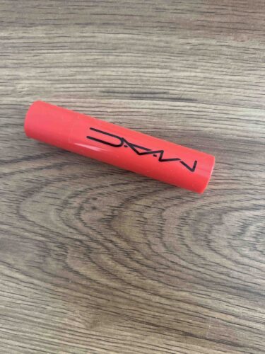 رژ لب ماک اورجینال Mac 116785 Cosmetologist - Lips Nourishing Squirt Plumping Shine Lip Balm-heat Sensor-2.3 G photo review