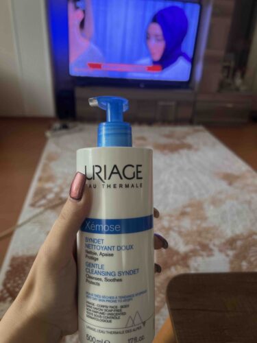 پاک کننده صورت اوریاژ اورجینال Uriage 3661434005916 Xemose Face and Body Cleansing Gel 500 Ml photo review