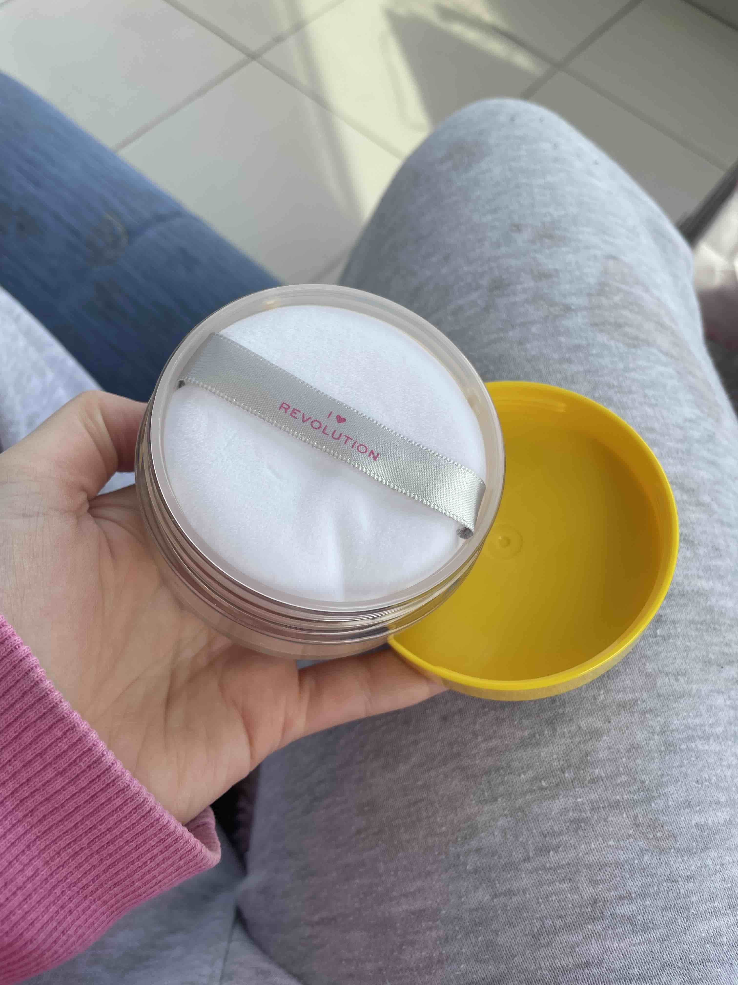 پودر من رولوشن قلبم اورجینال I Heart Revolution  TYC00271183638 Loose Baking Shine Banana Powder photo review