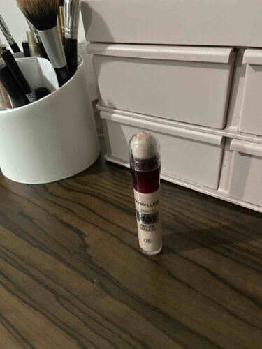 کانسیلر  میبلین نیویورک IARCNCLR Maybelline New York اورجینال Instant Anti Age Eraser Concealer - 05 Brighten photo review