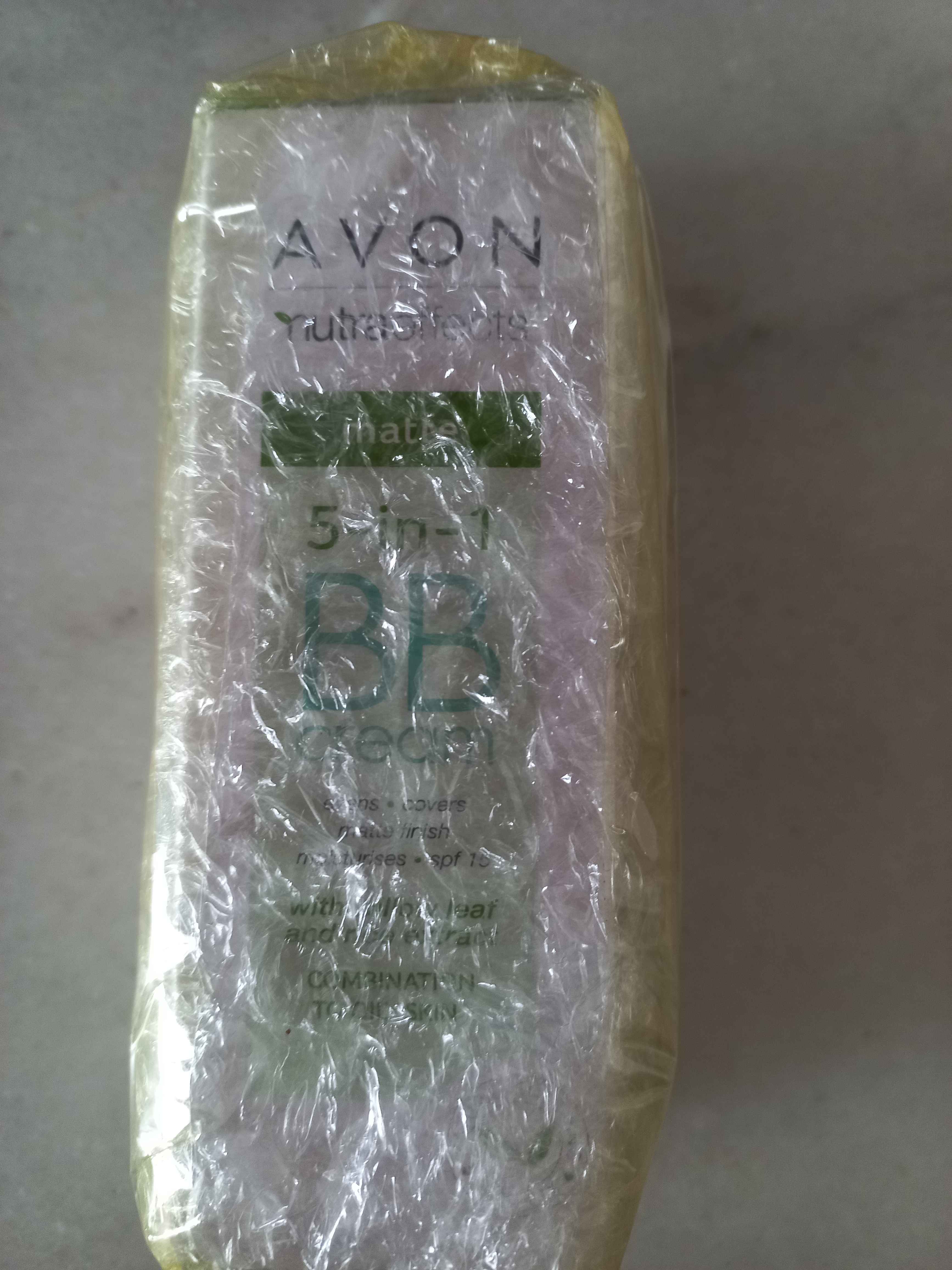 کرم بی بی سی سی  آوون TEN0035 Avon اورجینال Nutra Effects Matte Bb Cream 30 Ml. light photo review
