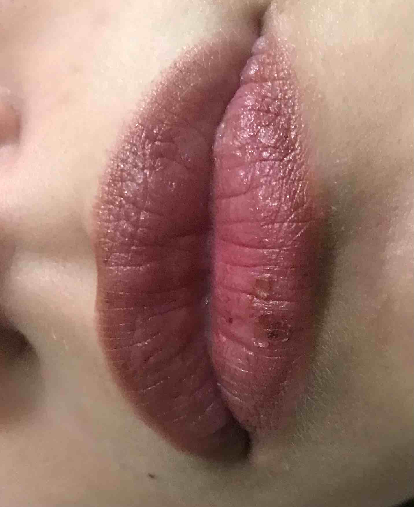 رژ لب آوون اورجینال Avon RUJ1022 Tinted Lip Balm Colored Lip Balm Plum Set of 2 photo review