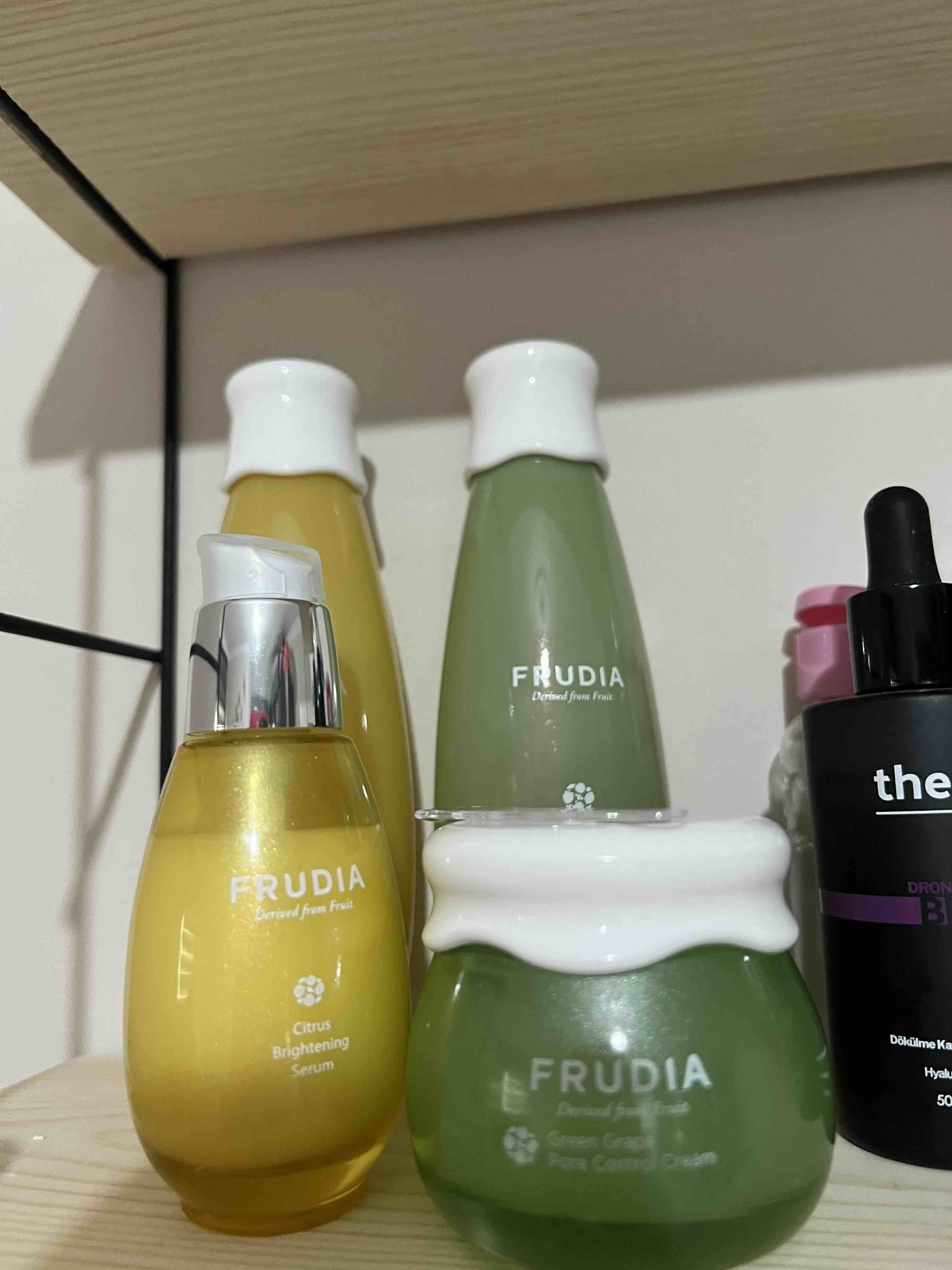 تقویت کننده فرودیا اورجینال Frudia 8803348031086 Green Grape Pore Control Tonic Green Grape Facial Tonic Pinkrain 195 ml. photo review