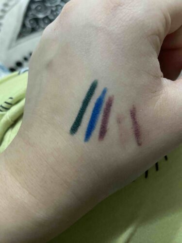 خط چشم آوون اورجینال Avon GOZ0505 Glimmersticks Lift Retractable Eye Pencil Bold Amethyst photo review