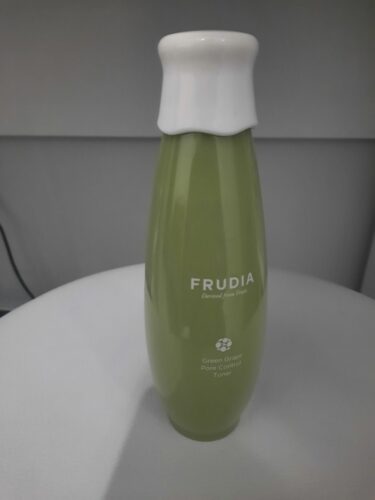 تقویت کننده فرودیا اورجینال Frudia 8803348031086 Green Grape Pore Control Tonic Green Grape Facial Tonic Pinkrain 195 ml. photo review