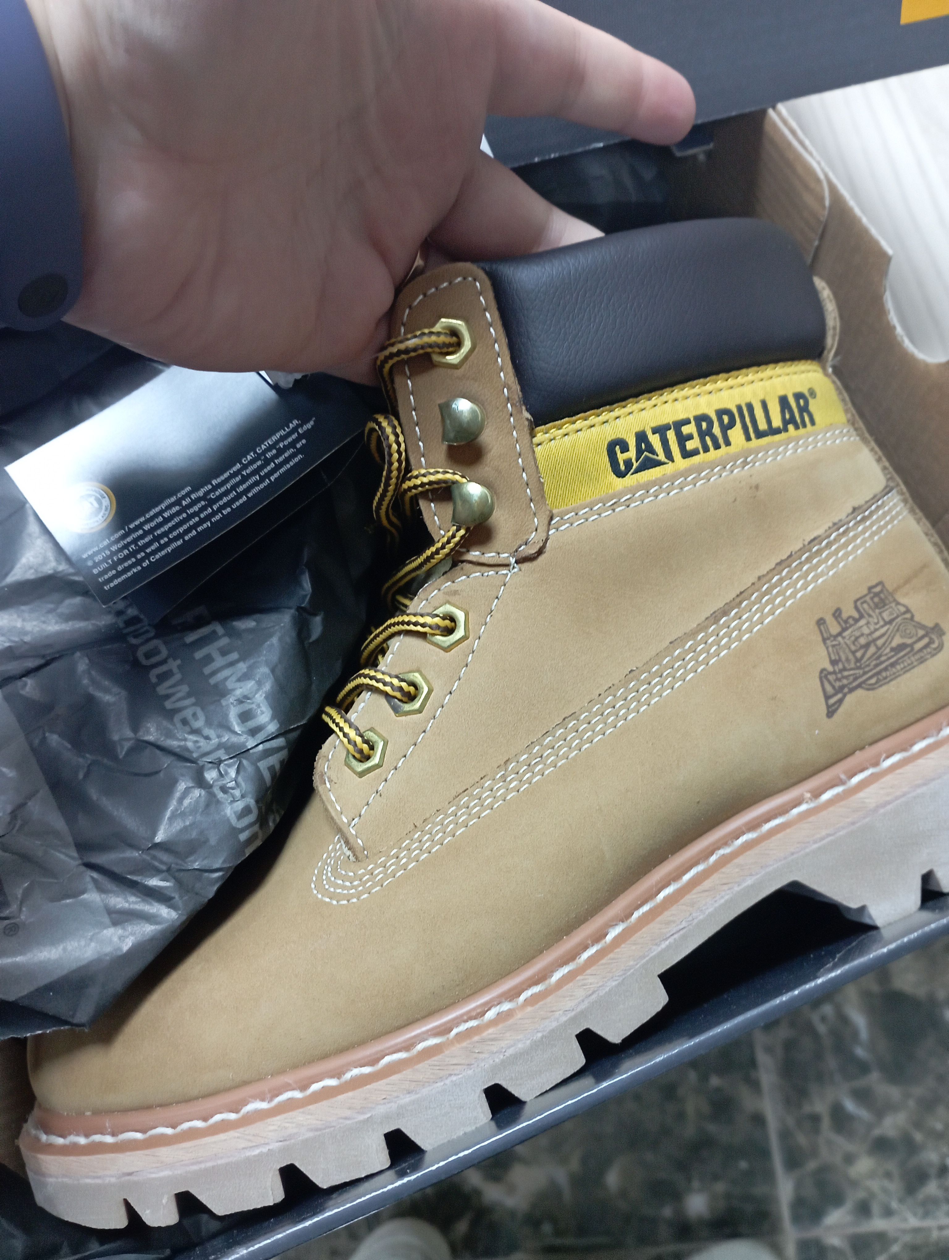 چکمه کاترپیلار اورجینال Caterpillar 015G100095_H04-27 Colorado Women's Yellow Nubuck Boots photo review