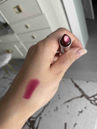 رژ لب آوون اورجینال Avon RUJ0095 Hydramatic Matte Lipstick Ruby photo review