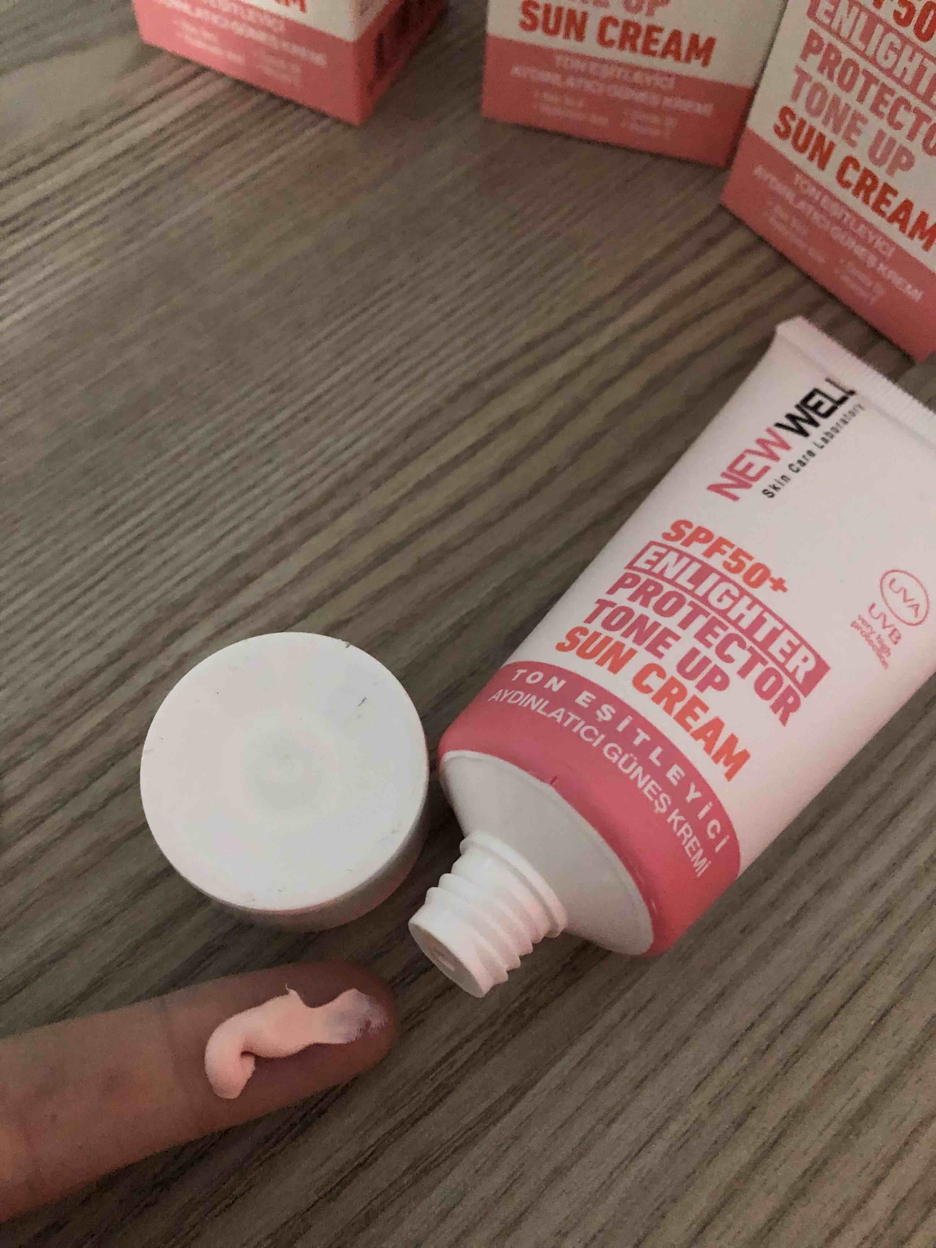ضد آفتاب صورت خوب جدید اورجینال New Well T10001 3 Pieces Tone Equalizing High Protection Effective SPF50 Brightening Pink Face Sun Cream 50 ml photo review