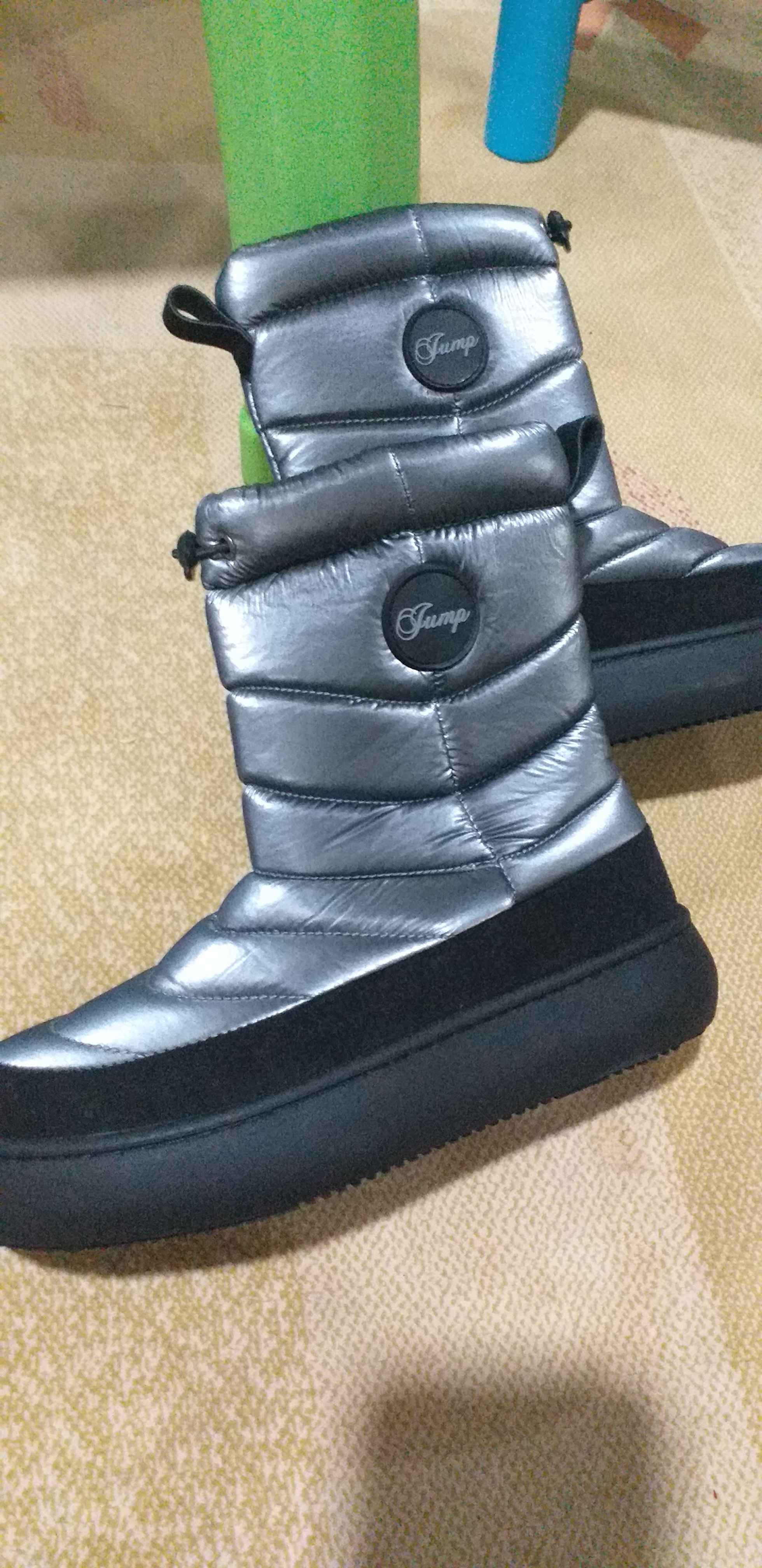 بوت و چکمه برفی جامپ اورجینال Jump 60112 60112 Water Resistant Non-Slip Sole Silver Color Girl's Snow Boots photo review
