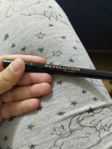 خط چشم رولوشن اورجینال Revolution 5029066026378 Double Flick Liquid Eyeliner photo review