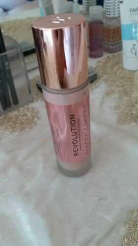 فاندیشن  رولوشن f2 Revolution اورجینال Conceal & Define F2 Foundation photo review