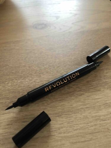 خط چشم رولوشن اورجینال Revolution 5029066026378 Double Flick Liquid Eyeliner photo review