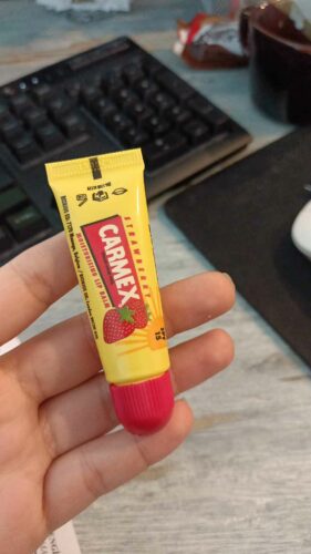 مراقبت از لب کارمکس اورجینال Carmex 83078001902 Strawberry Lip Balm 10g photo review
