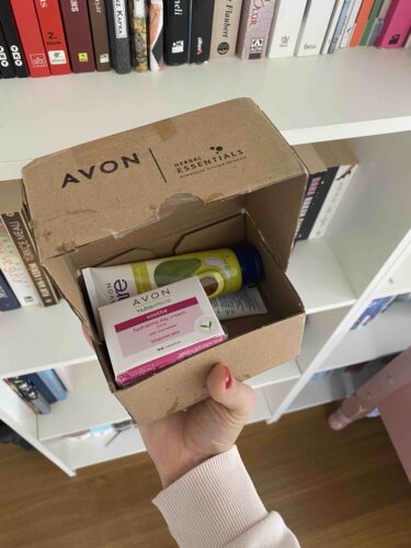 کرم صورت آوون اورجینال Avon KREM2556 Nutra Effects Soothe Moisturizing Cream Spf20 50 Ml. photo review