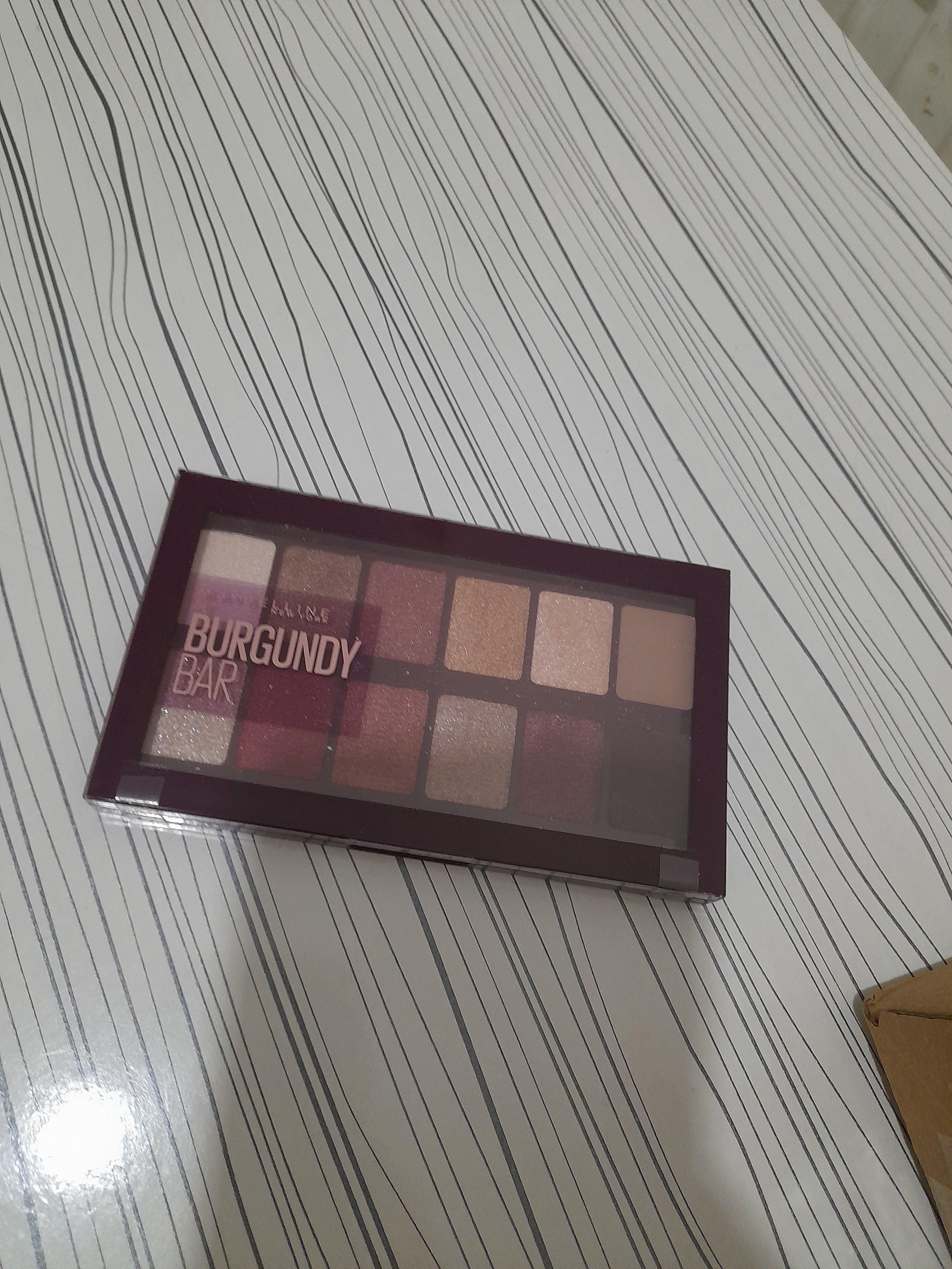 سایه چشم میبلین نیویورک اورجینال Maybelline New York 3600531429911 Eyeshadow Palette - The Burgundy Eye Shadow Palette - Matte and Shimmer photo review