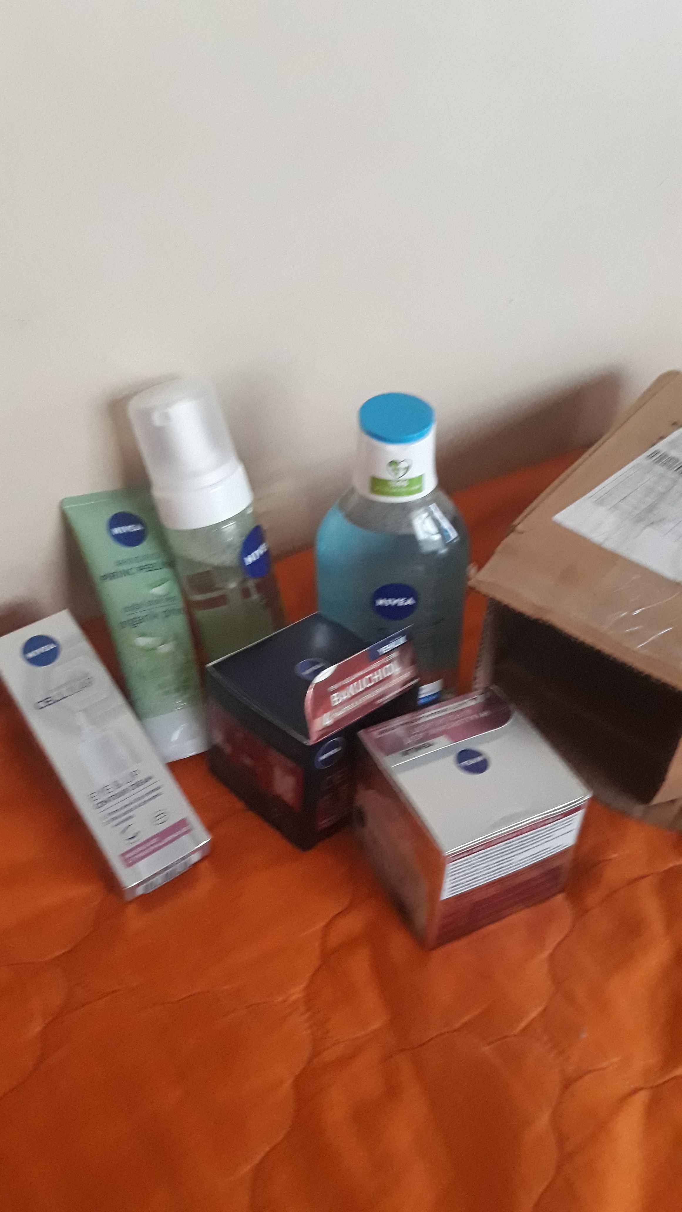 کرم چشم نیووا اورجینال NIVEA 82387-06100-31 Cellular Expert Filler Firming Eye Cream 15ml, Line Reducer, Collagen, Moisturizer photo review