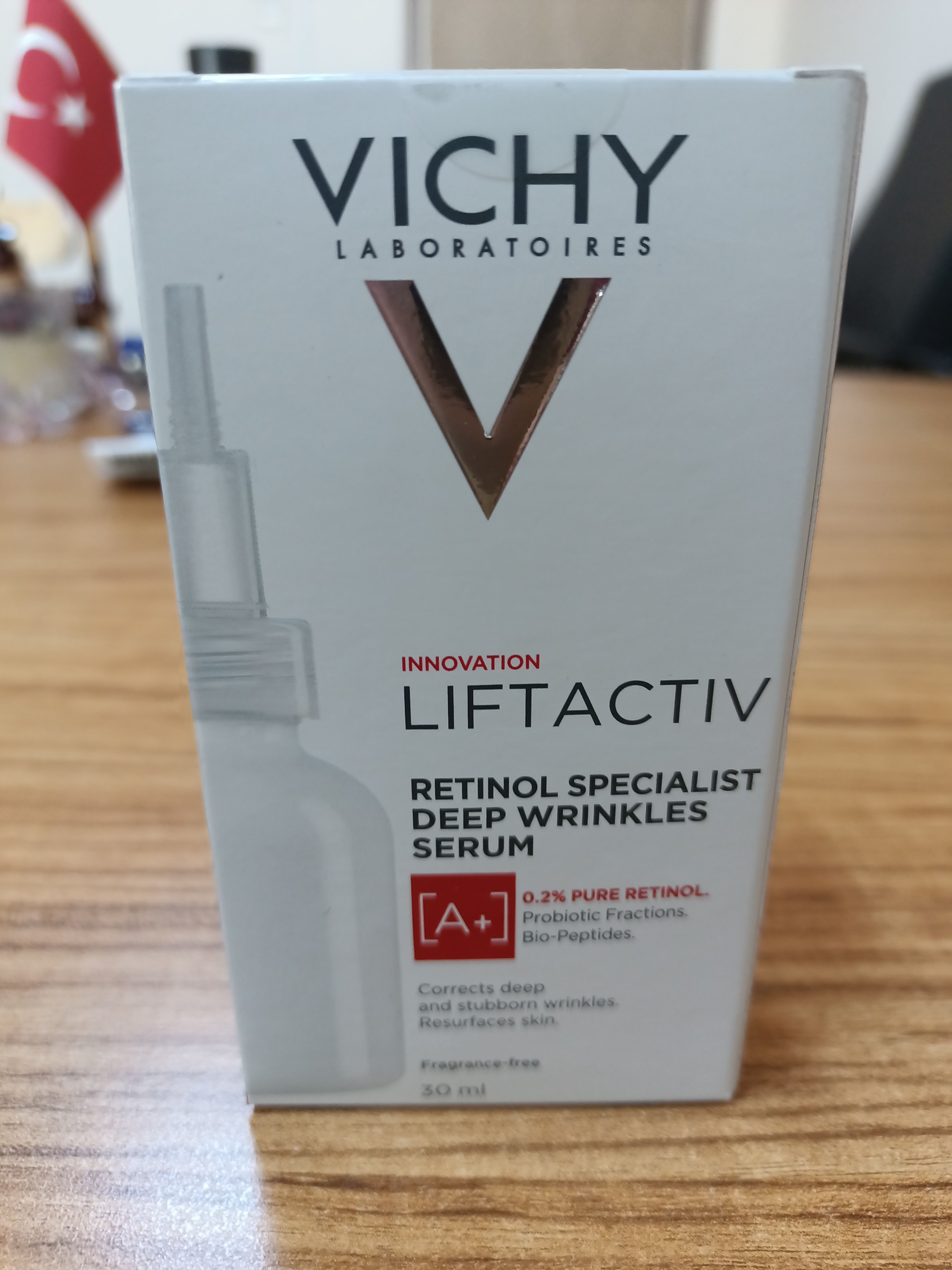 سرم پوست ویشی اورجینال Vichy 821636 Liftactiv Retinol Specialist Deep Anti-Wrinkle Serum-30 ml photo review