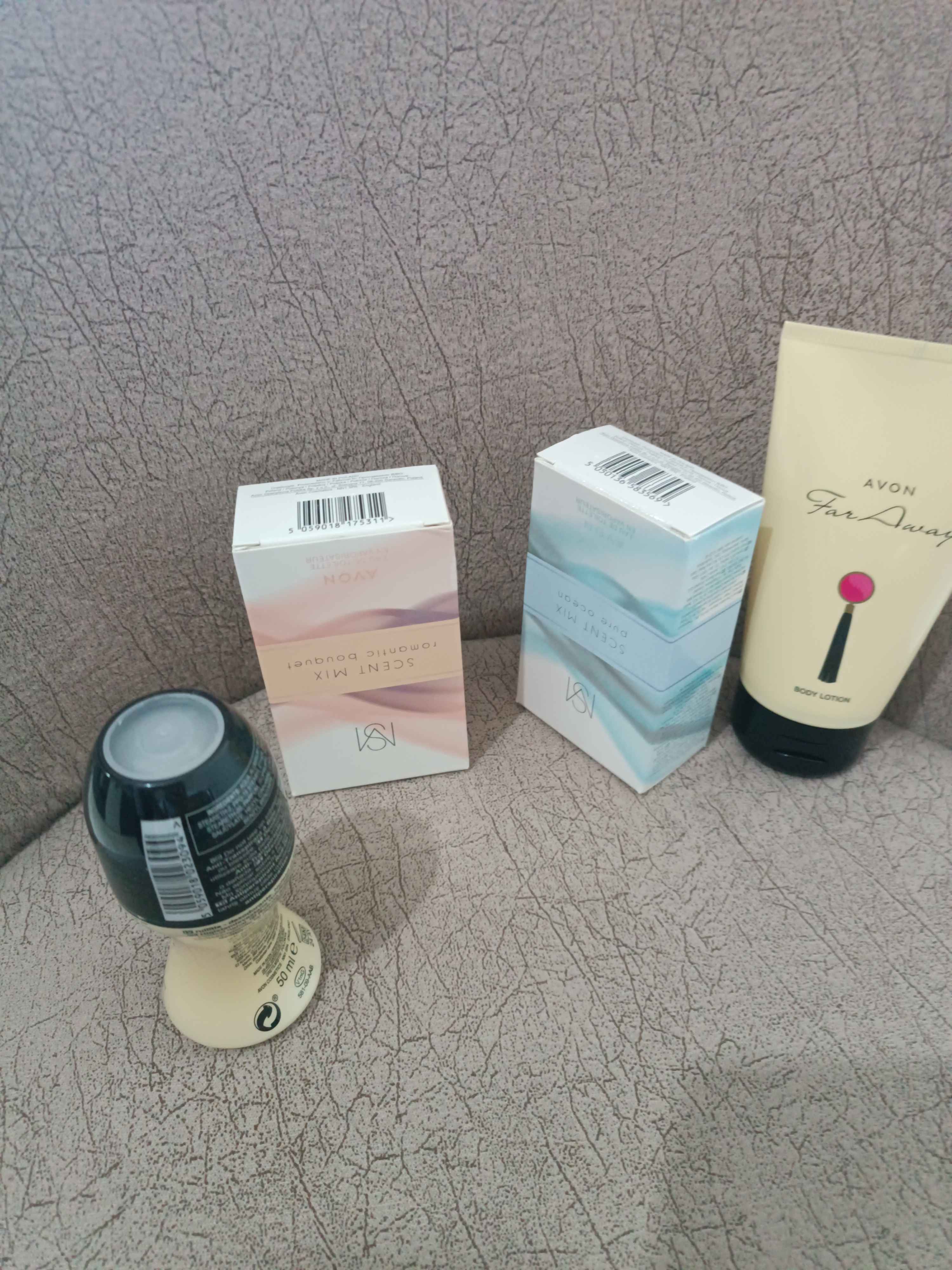 دئودورانت - رول آن آوون اورجینال Avon ROLLON0207 Far Away 50 ml Women's Roll On Deodorant photo review