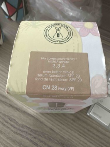 فاندیشن کلینیک اورجینال Clinique 85169 Even Better Clinical™ Serum Foundation Spf 20 - Color: Cn 28 Ivory (VF) - 30ml photo review