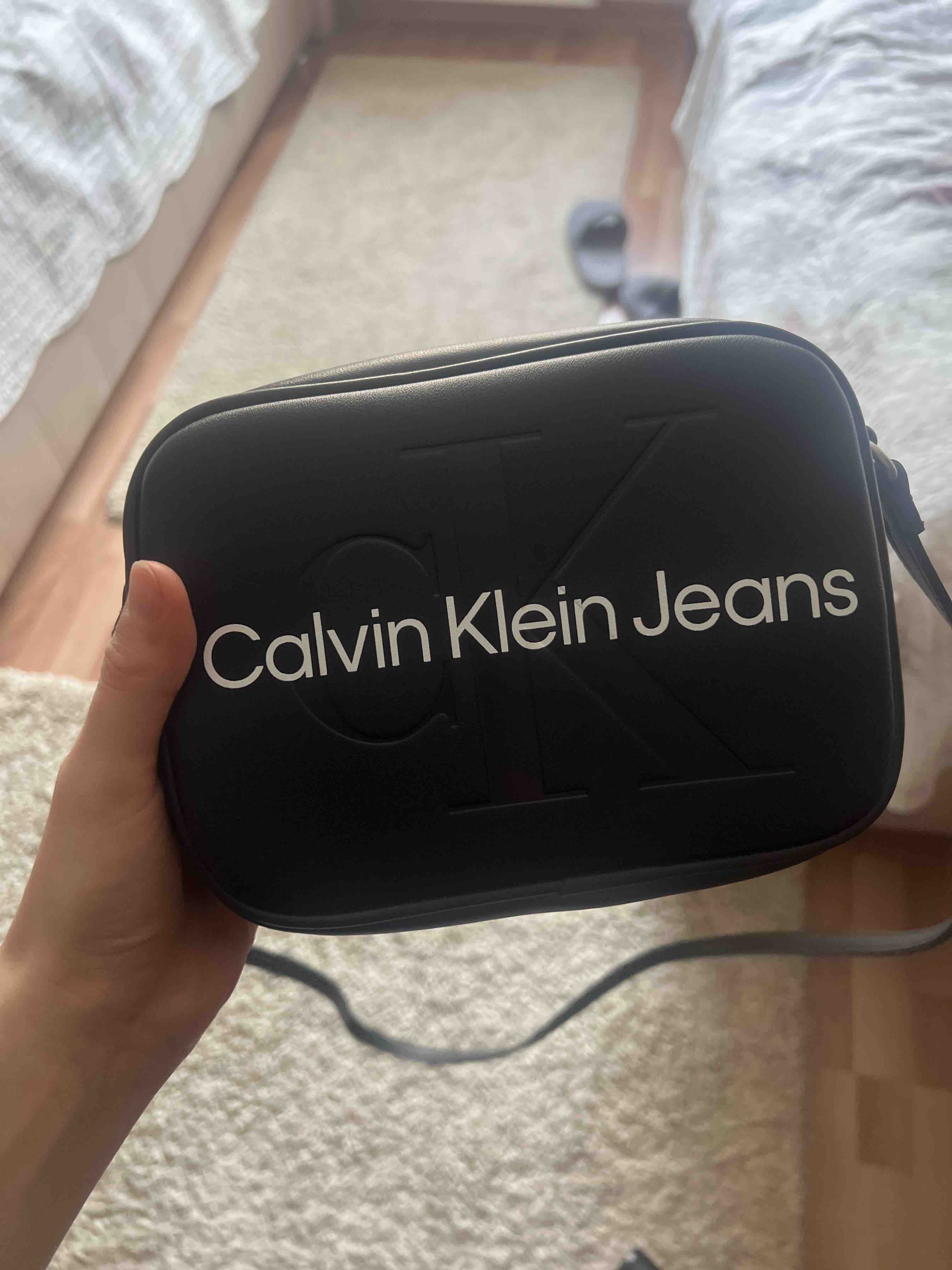 کیف رودوشی کلوین کلاین اورجینال Calvin Klein K60K610275BDS Women's Black Shoulder Bag - Sculpted Camera Bag, Stylish and Functional photo review