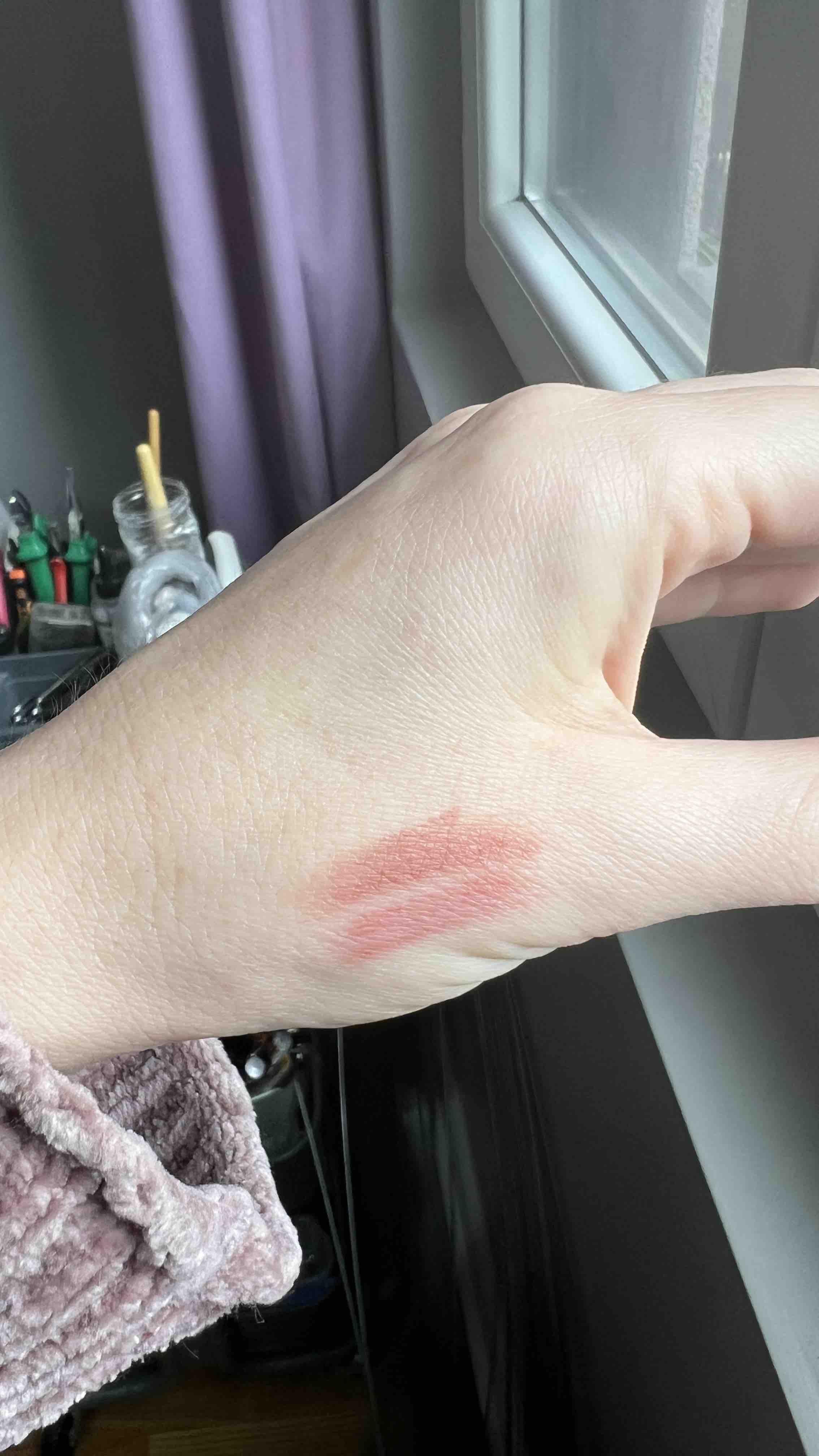 مداد لب آوون اورجینال Avon RUJ0101 Glimmerstick Lip Pencil Mystery Mauve photo review