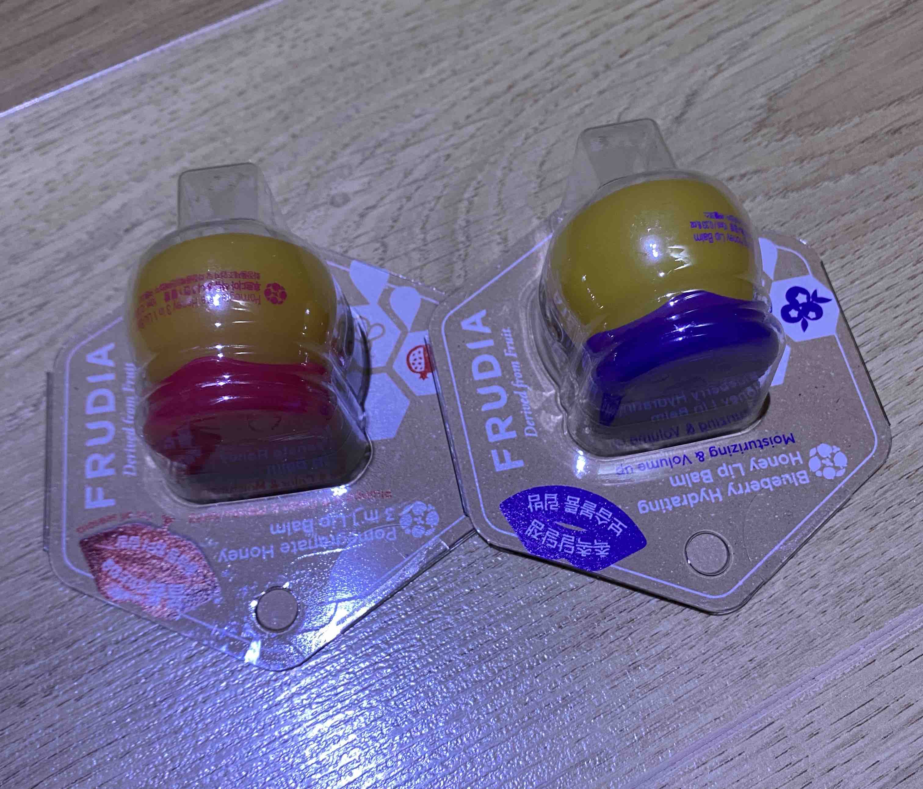 کرم دست فرودیا اورجینال Frudia SETW617 Raspberry Wine Hand Cream and Intense Moisturizing Lip Balm with Blueberry Extract photo review