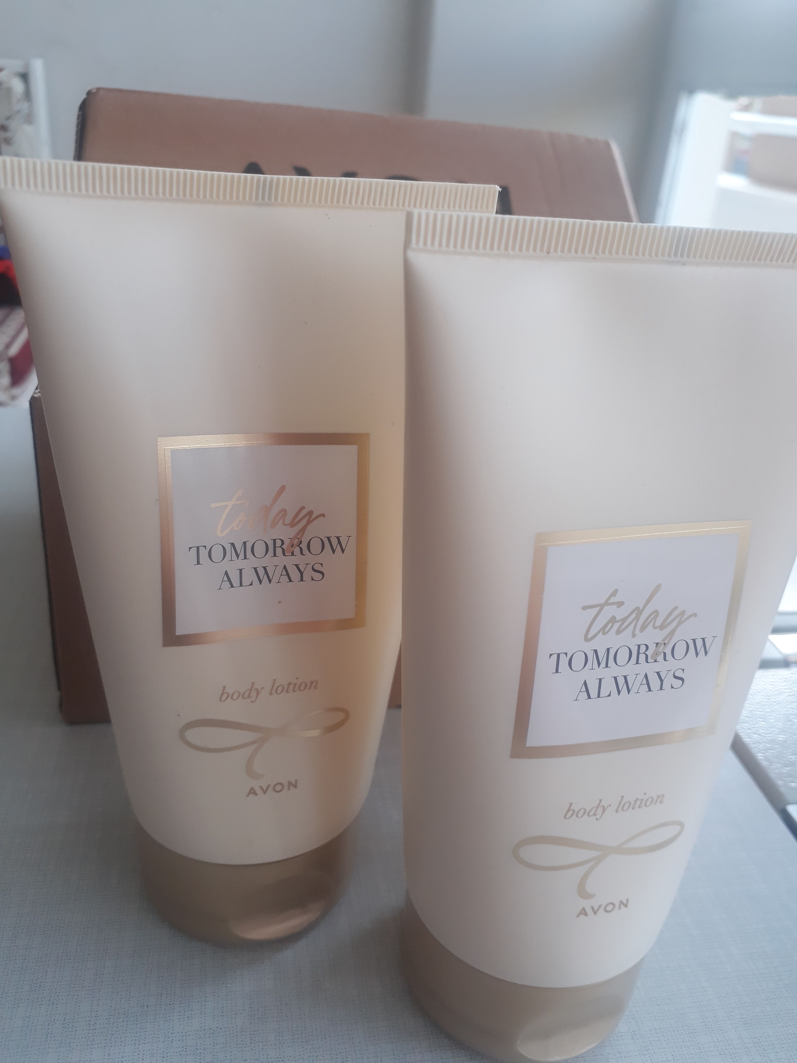 کرم بدن آوون اورجینال Avon KREM0061-3 TTA Today Women's Body Lotion 125 Ml. Set of Three photo review