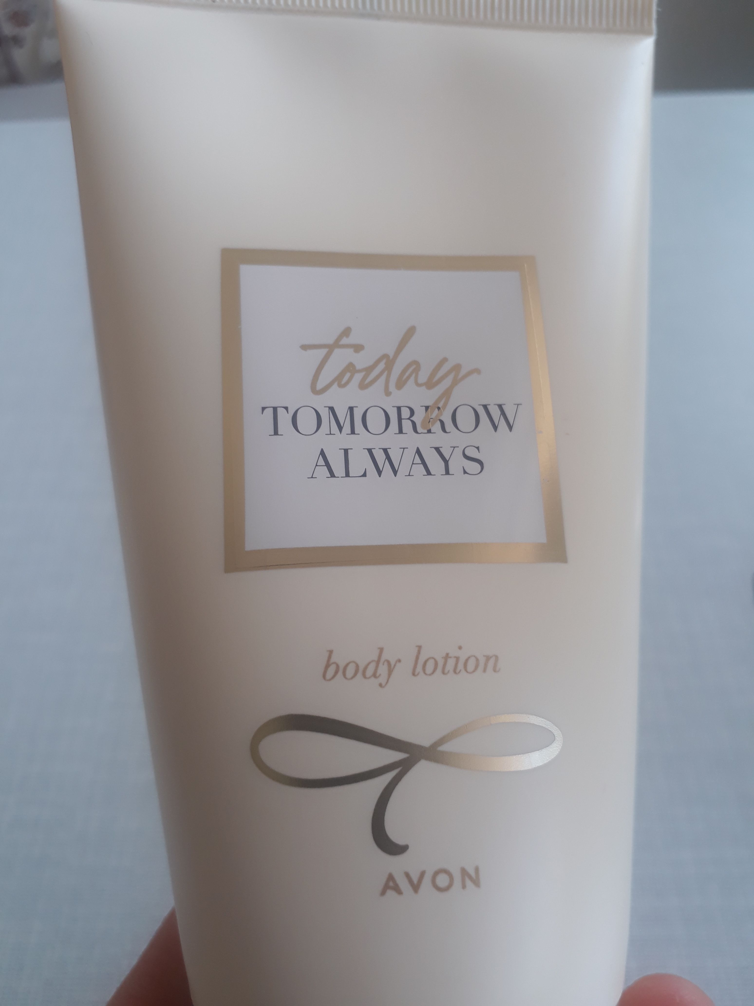 کرم بدن آوون اورجینال Avon KREM0061-3 TTA Today Women's Body Lotion 125 Ml. Set of Three photo review