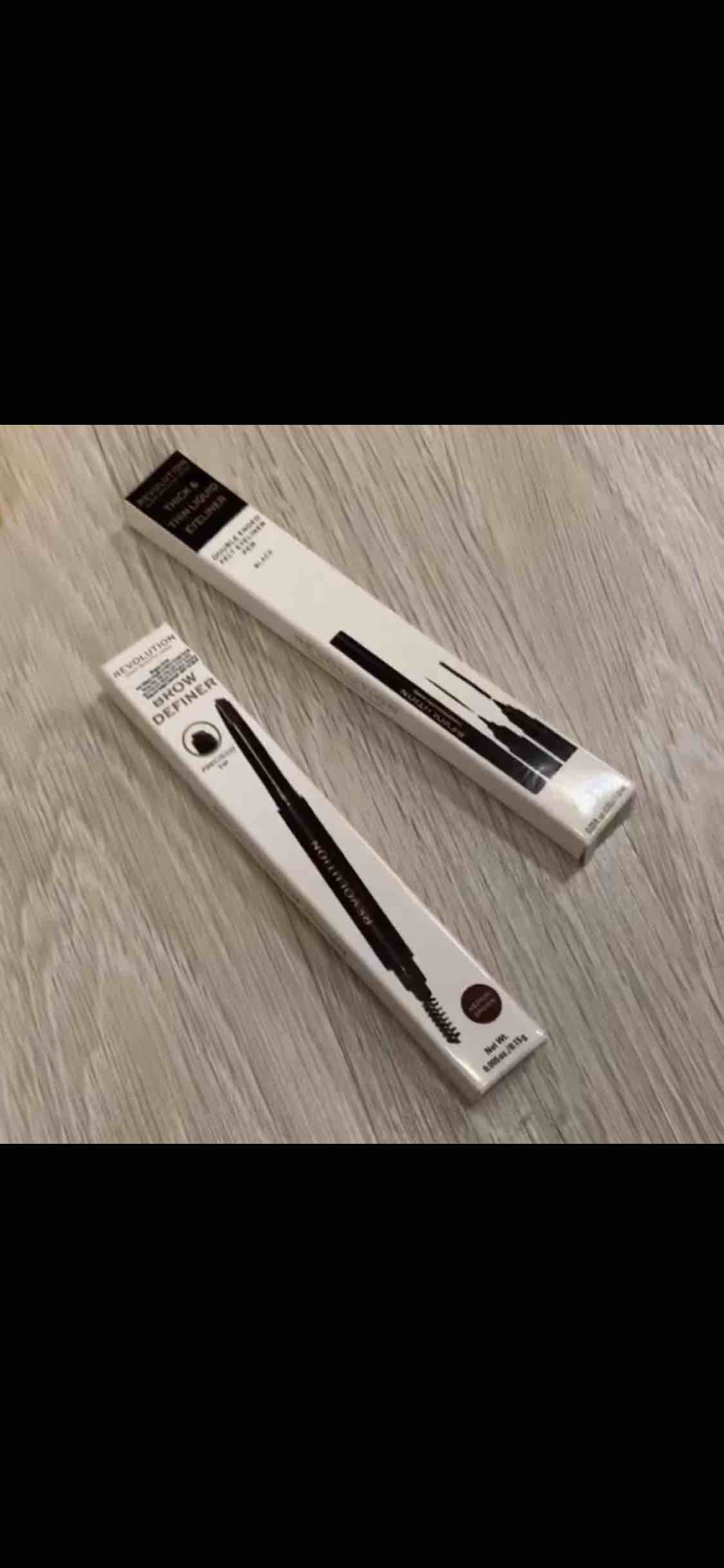 خط چشم رولوشن اورجینال Revolution 5029066026378 Double Flick Liquid Eyeliner photo review