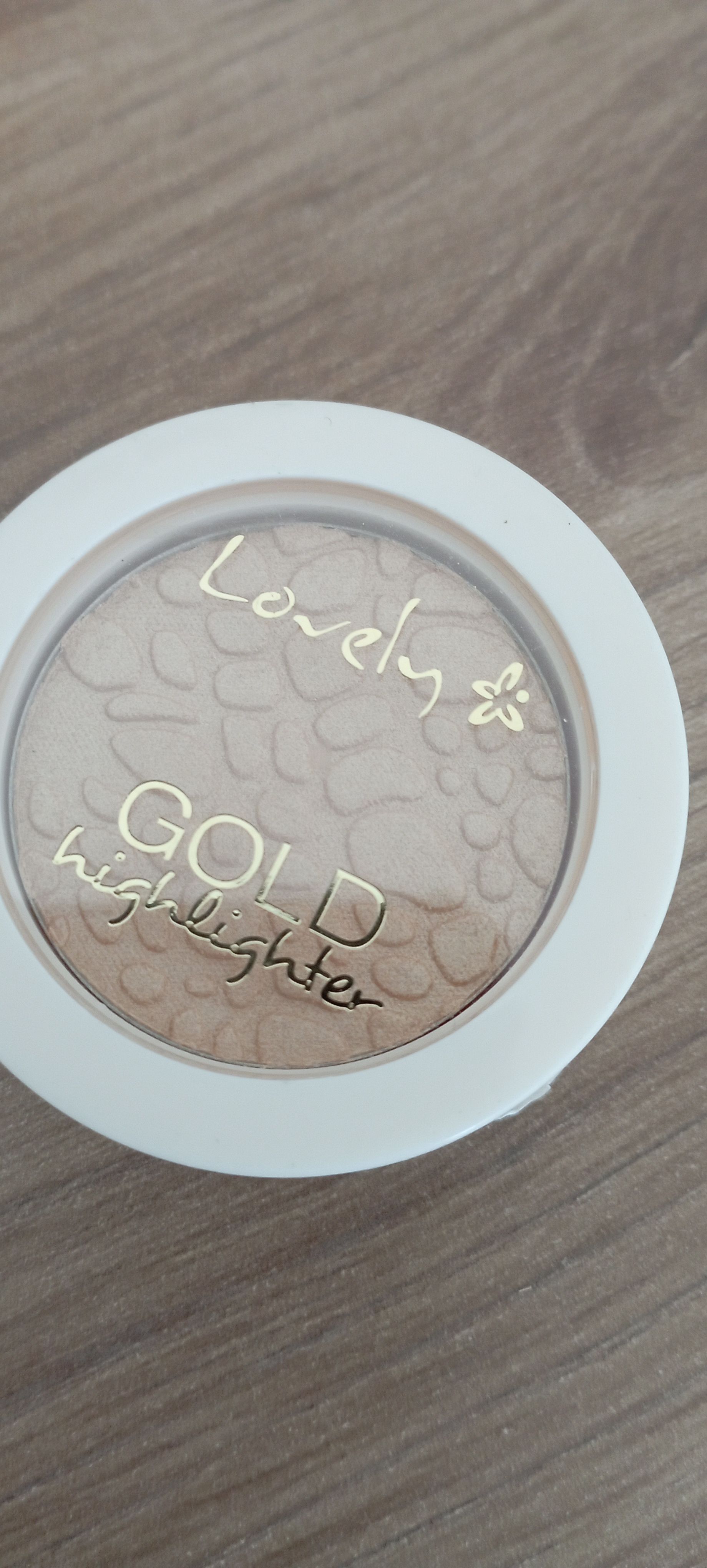 روشن کننده لاولی اورجینال Lovely  5901801607267 Gold Highlighter Illuminator photo review