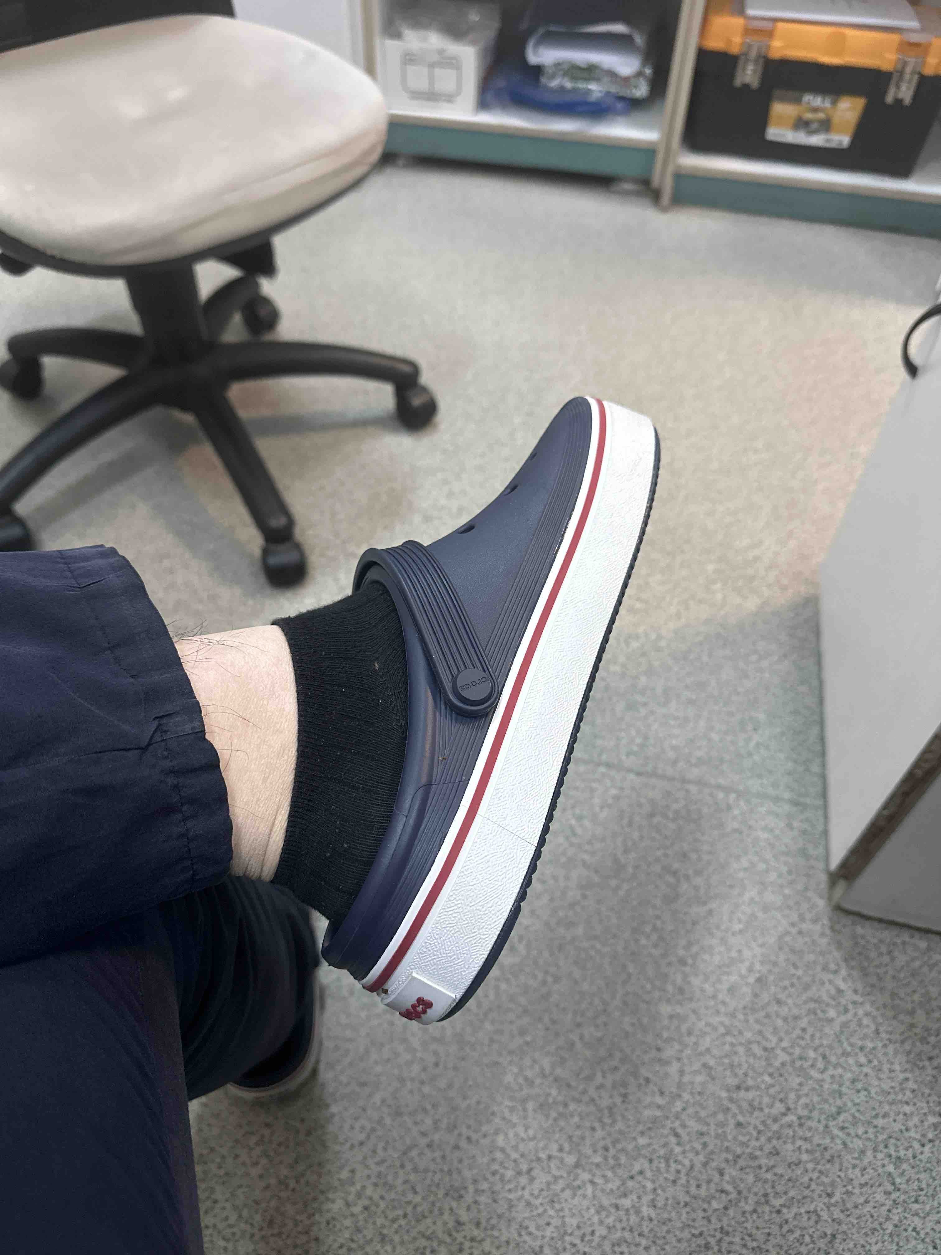 دمپایی کراکس اورجینال Crocs 208371-410 Off Court Clog Unisex Slippers photo review