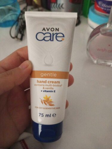 کرم دست آوون اورجینال Avon KREM2323 Care Gentle Multi-Biotics & Vanilla Containing Vitamin E Hand Cream for Dry Skin 75 Ml. photo review