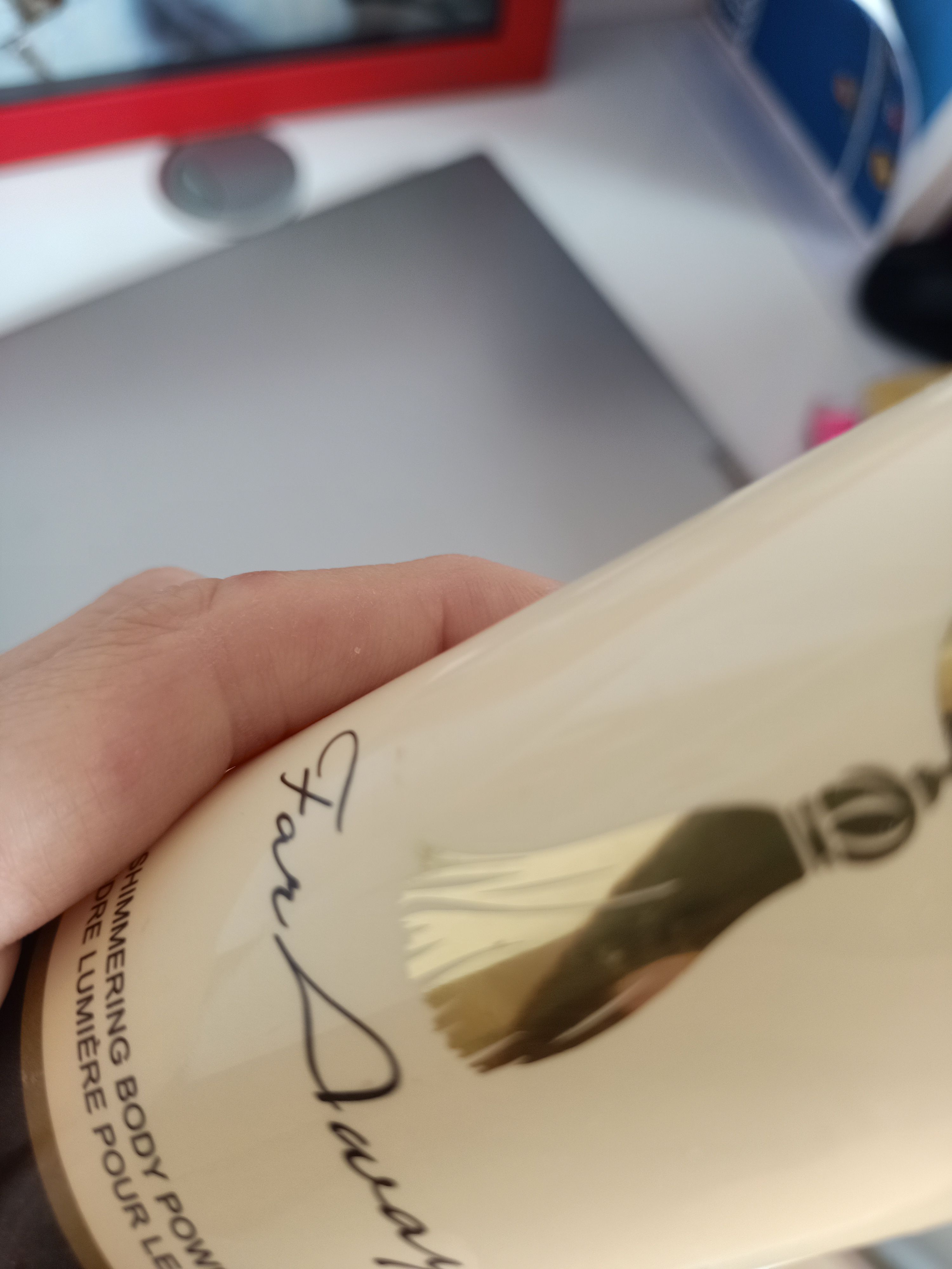 دئودورانت - رول آن آوون اورجینال Avon ROLLON0207 Far Away 50 ml Women's Roll On Deodorant photo review