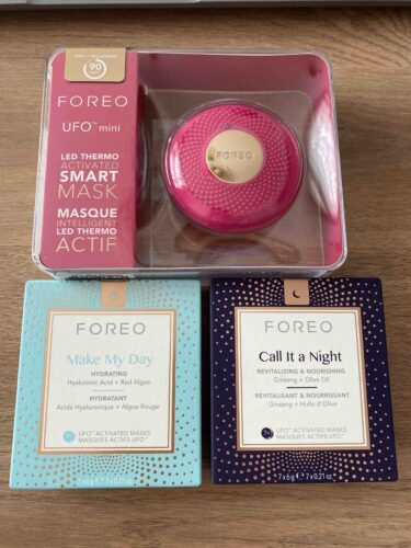 دستگاه پاک کننده صورت فورئو اورجینال Foreo F4330B Ufo Mini™ Smart Mask Therapy Device + Make My Day 7-Piece Mask photo review