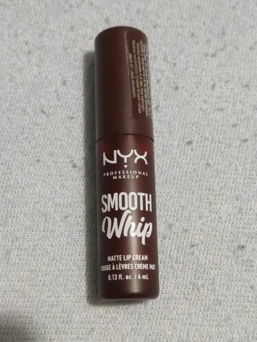 رژ لب پروفشنال میکاپ اورجینال NYX Professional Makeup SMTHWR Smooth Whip Creamy Liquid Matte Lipstick - Chocolate Mousse photo review