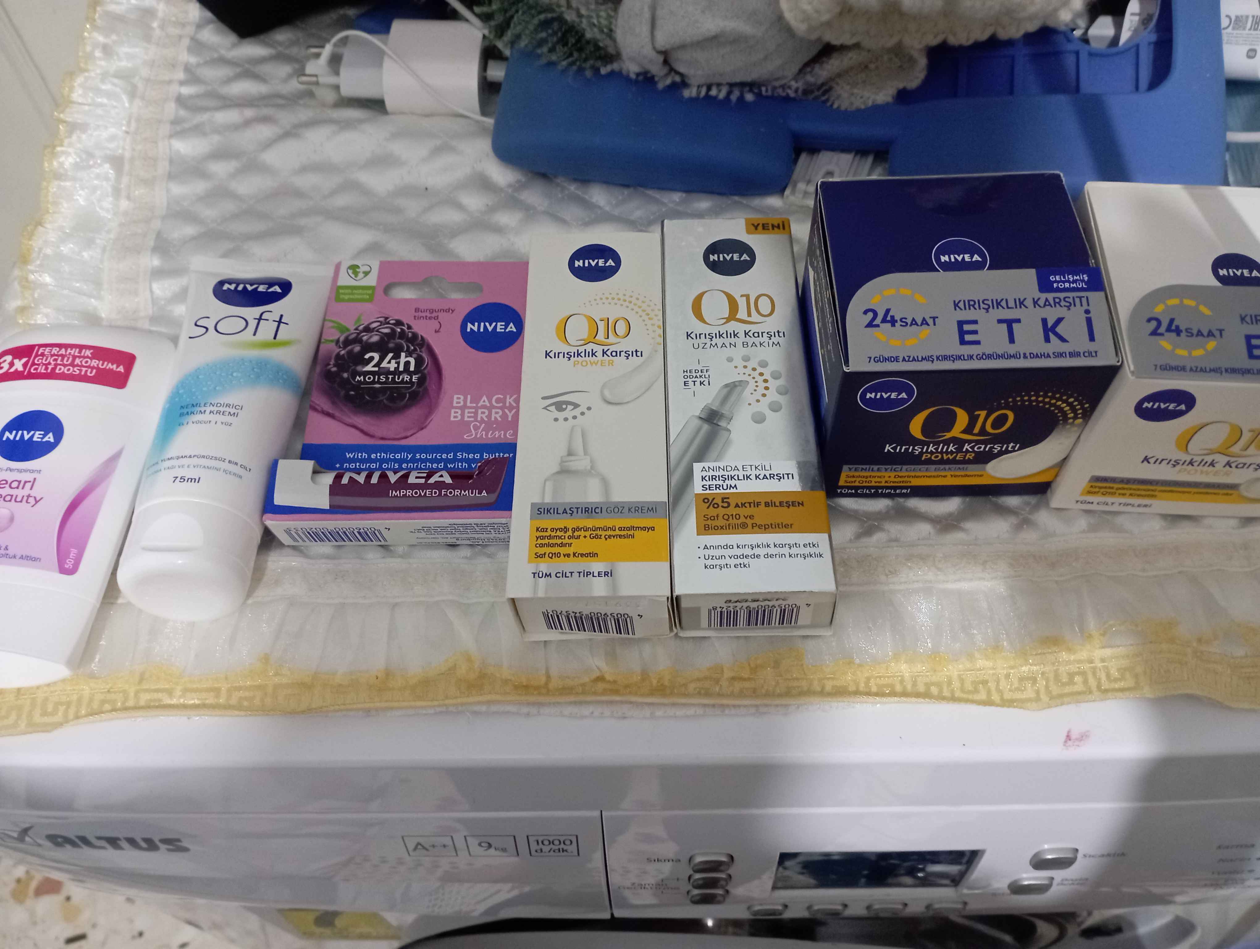 کرم دست نیووا اورجینال NIVEA SET.NVE.891 Soft Hand Cream 75ml, Lip Care Moisturizer Blackberry 4,8gr photo review