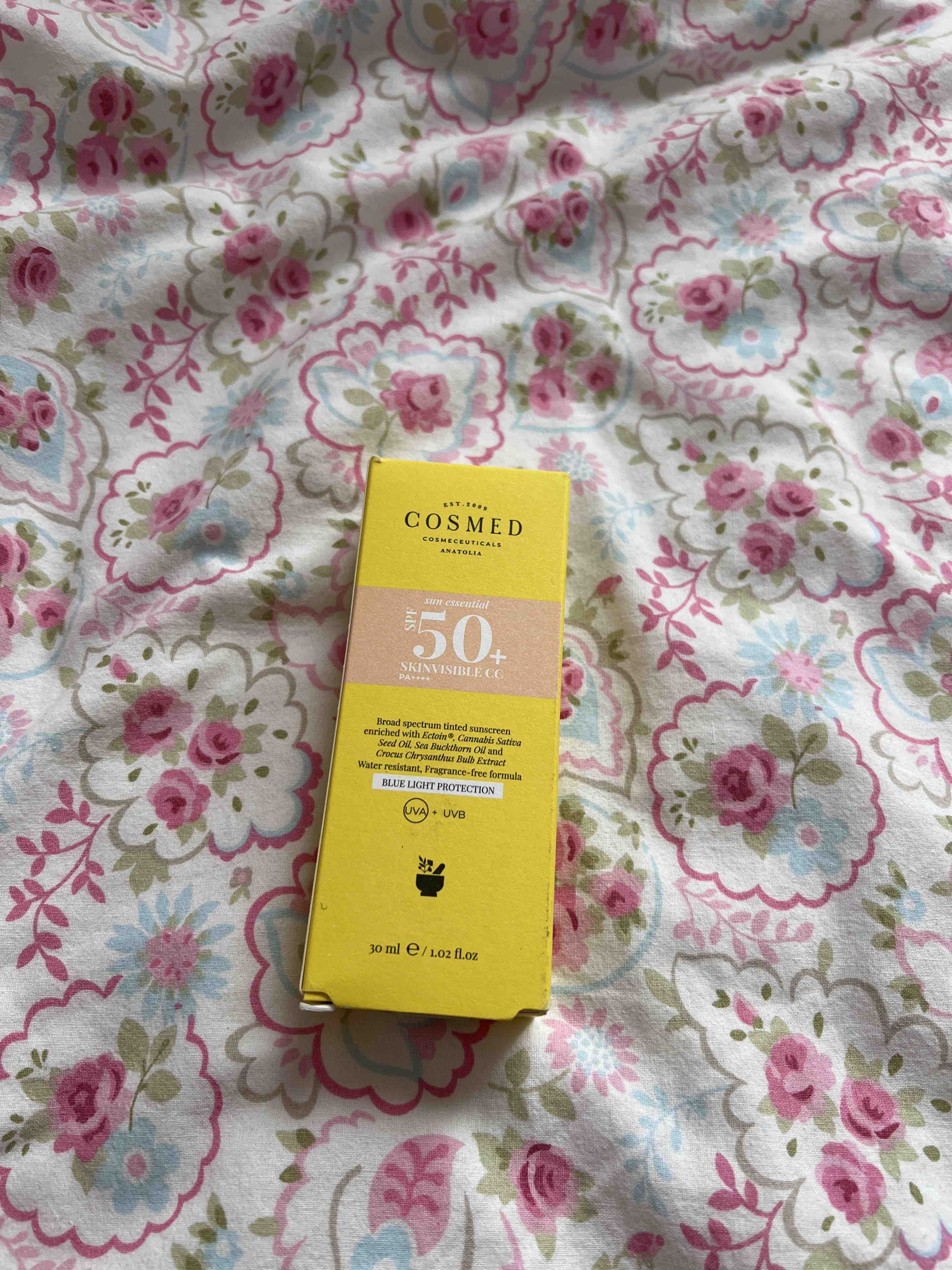 ضد آفتاب صورت خارجی اورجینال COSMED 8684184600601 Sun Essential Spf50 Skinvisible CC Cream 30 ml photo review