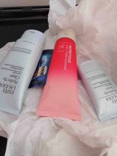 پاک کننده صورت استی لادر اورجینال Estee Lauder 112204 Nutritious 2-in-1 Facial Cleansing Foam & Mask, Pores, Oil Control, Natural Ingredients - 125ml photo review