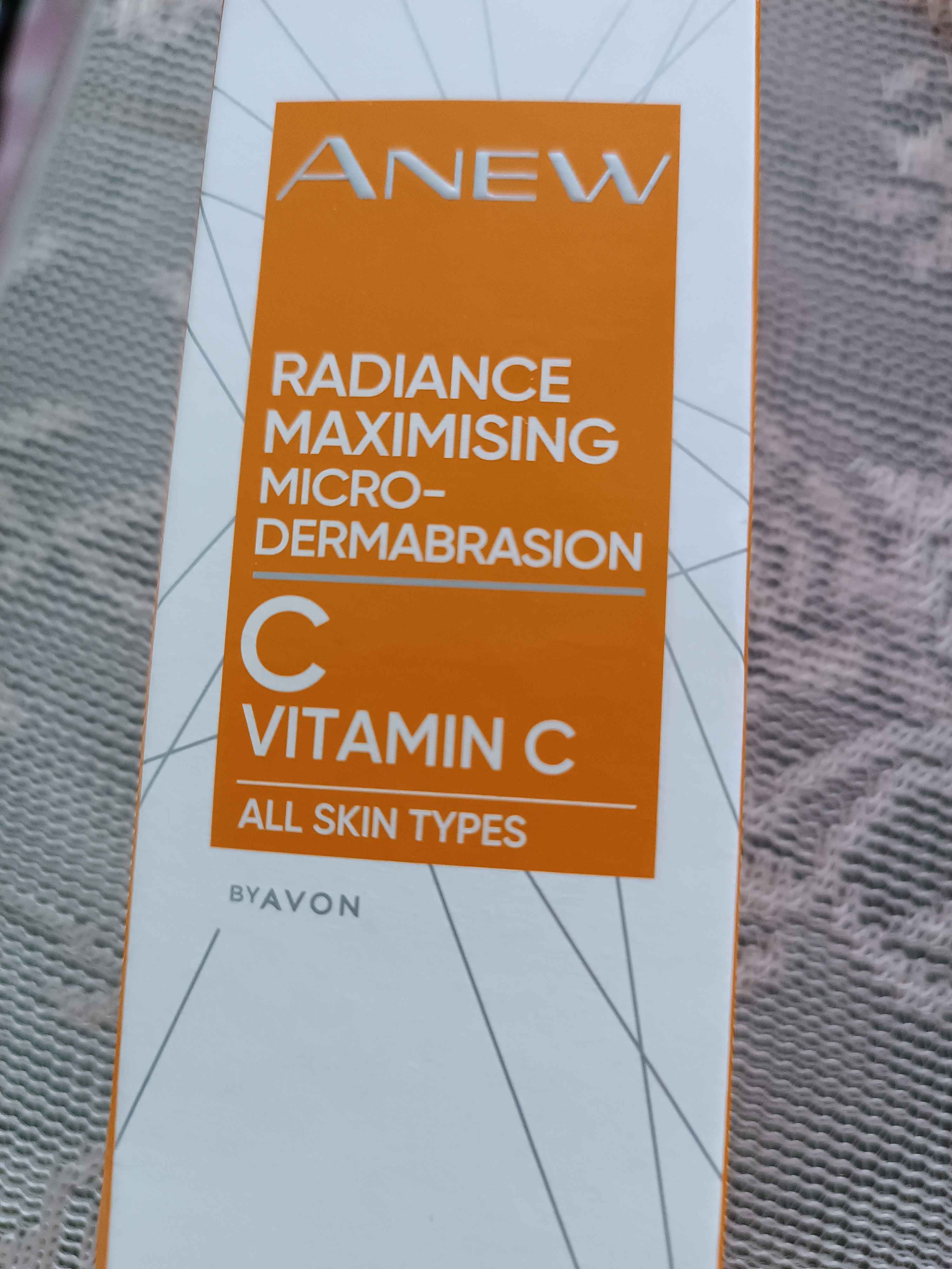 پاک کننده صورت آوون اورجینال Avon KREM2659 Anew Purifying Scrub Containing Vitamin C That Gives a Bright Look to the Face 75 Ml. photo review