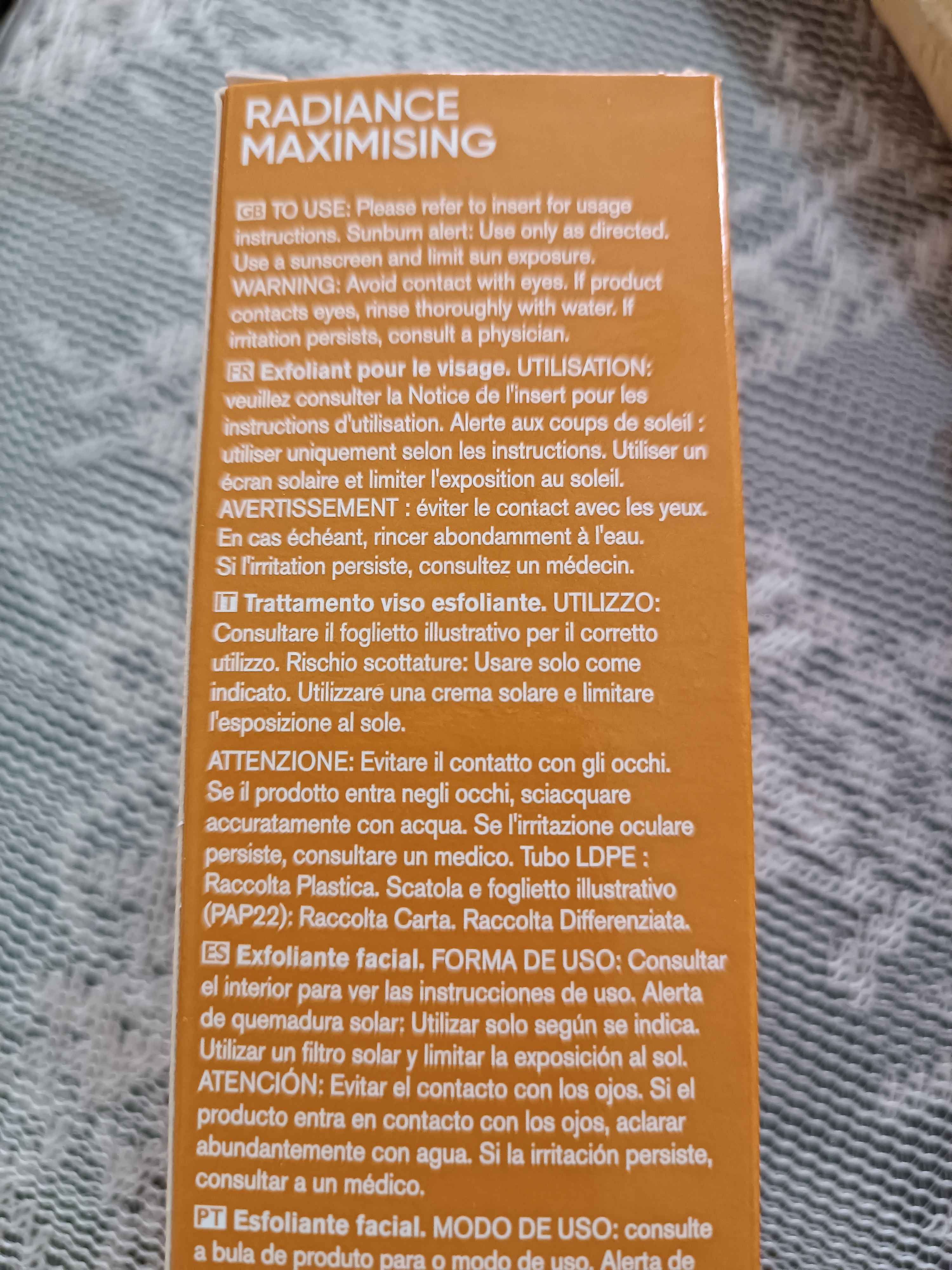 پاک کننده صورت آوون اورجینال Avon KREM2659 Anew Purifying Scrub Containing Vitamin C That Gives a Bright Look to the Face 75 Ml. photo review