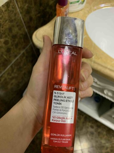 تقویت کننده لورآل پاریس اورجینال L'Oreal Paris PKTGLKLKTNKTLSCPCMSKR Revitalift 5% Pure Glycolic Acid Peeling Effect Tonic 180ml & Telescopic Black Mascara photo review