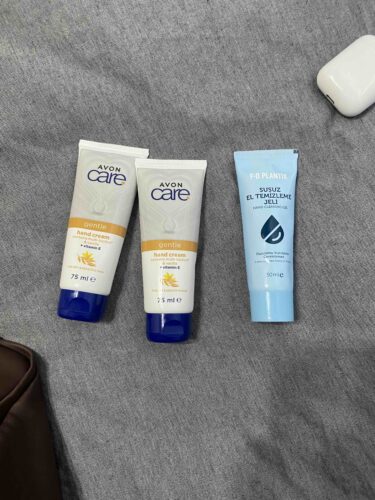 کرم دست آوون اورجینال Avon KREM2323 Care Gentle Multi-Biotics & Vanilla Containing Vitamin E Hand Cream for Dry Skin 75 Ml. photo review
