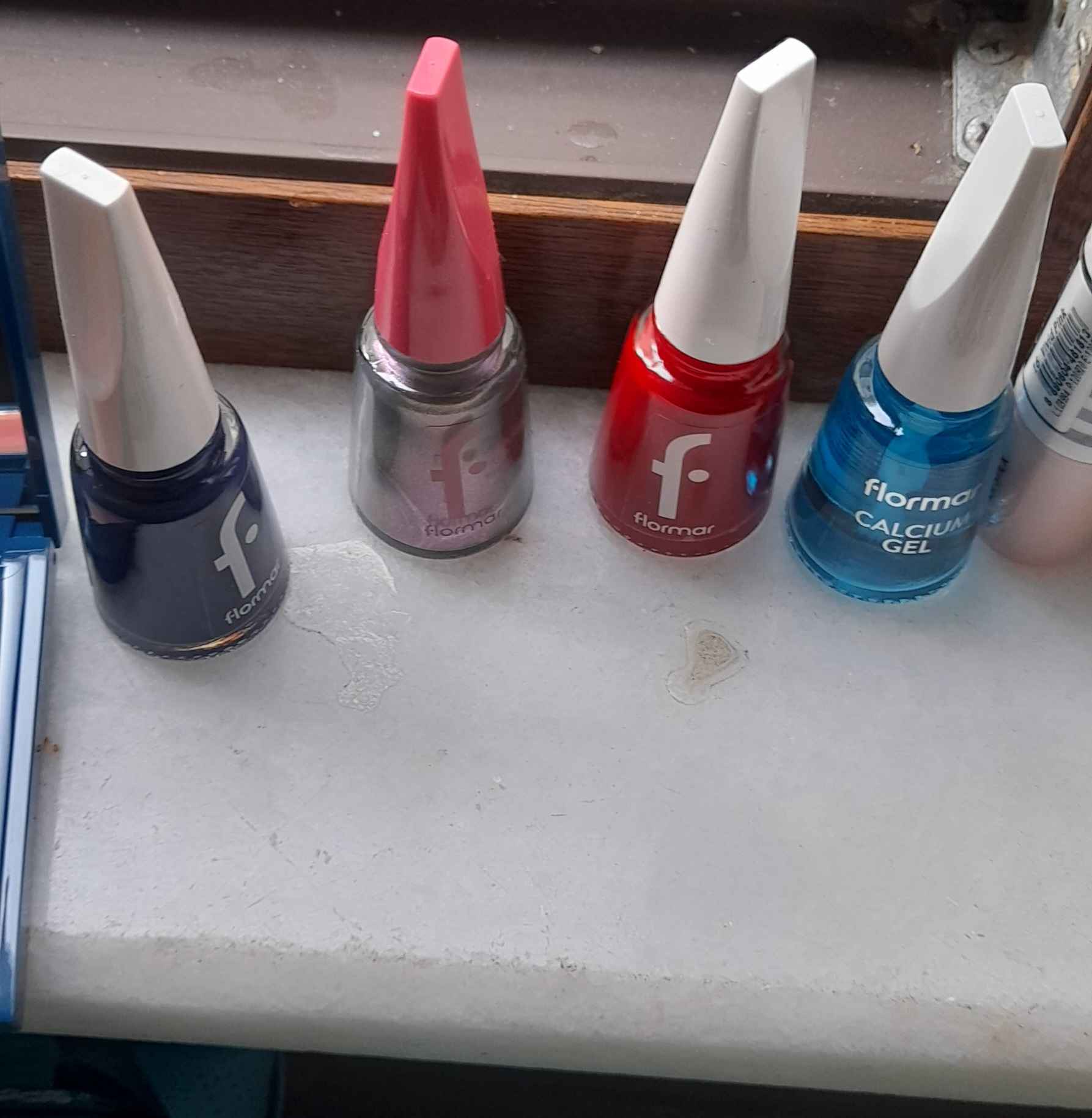 لاک ناخن فلورمار اورجینال Flormar 015345 Classic Shiny Finish High Pigment Nail Polish - Nail Enamel- 321 Red Flag New- 8682536035903 photo review