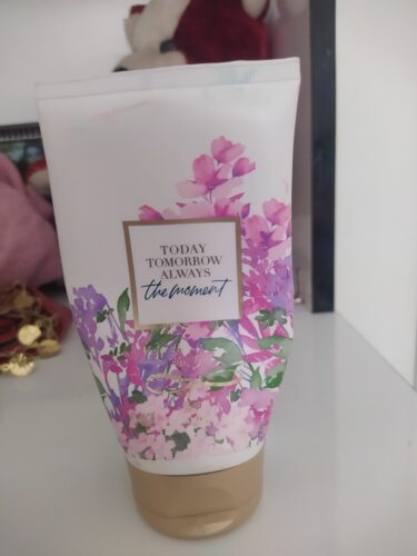 کرم بدن آوون اورجینال Avon KREM0105 Tta The Moment Body Lotion 125 Ml. photo review