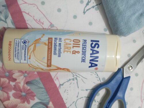 ژل و کرم دوش آیسانا اورجینال ISANA TYC00365255647 Shower Care Gel Oil & Care 300 ml photo review